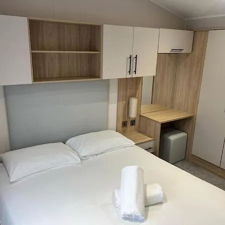 Lakefront 5 Star Country Park Private Fishing Free Parking M 別荘 Little Habton