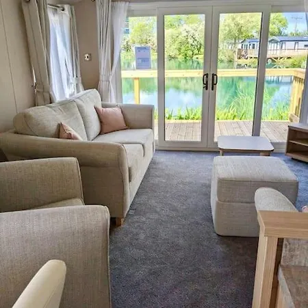 Lakefront 5 Star Country Park Private Fishing Free Parking M * Little Habton