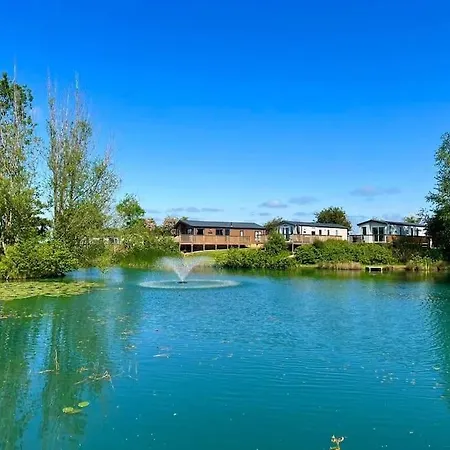 Lakefront 5 Star Country Park Private Fishing Free Parking M *
