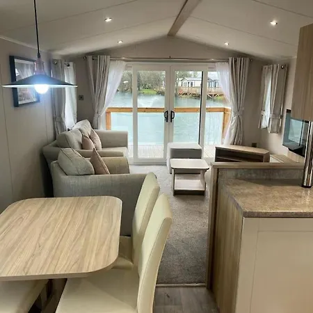 Lakefront 5 Star Country Park Private Fishing Free Parking M * Little Habton