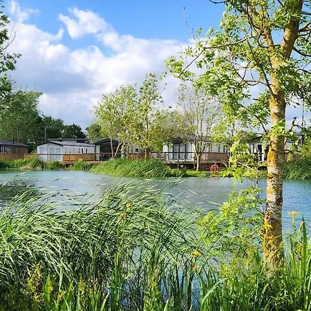 Lakefront 5 Star Country Park Private Fishing Free Parking M Little Habton